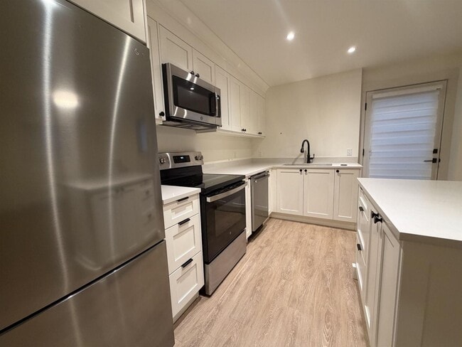 Photo du bâtiment - Basement-19751 75 AVENUE