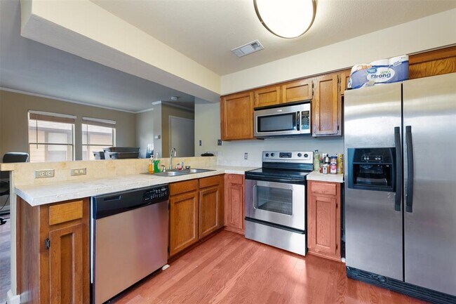 Building Photo - 5608 Cougar Dr