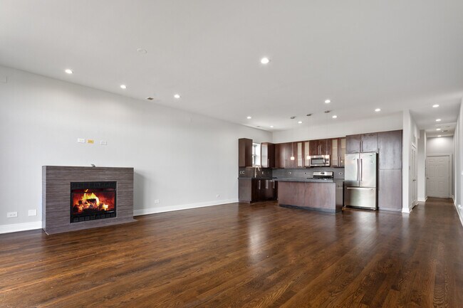 Foto del edificio - 1412 W Morse Ave
