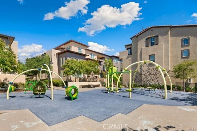 Foto del edificio - 7368 Solstice Pl