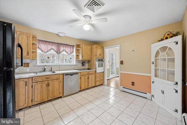 Foto del edificio - 76 Birch Ln