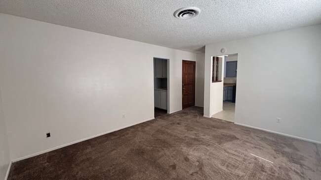 Building Photo - 410 N Taylor St