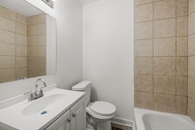 Building Photo - Charming 3 Bedroom, 2 Bathroom house