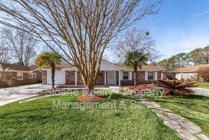 Primary Photo - 176 Foxborough Rd