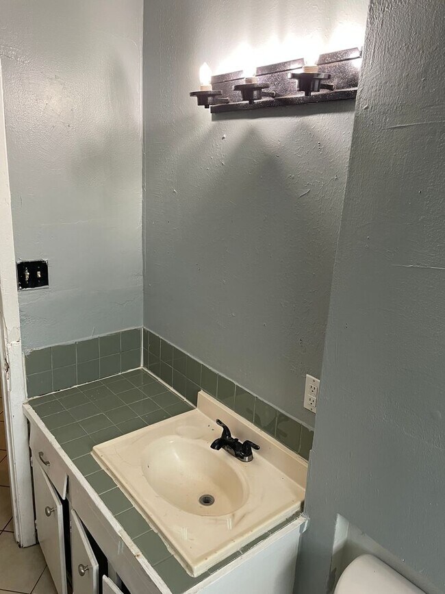 Foto del edificio - 3 Bedroom Home in Cedar Grove