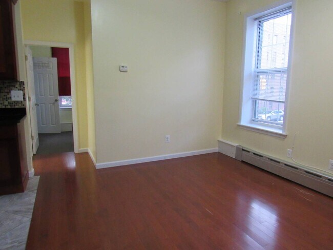 Foto del edificio - 47-04 48th St