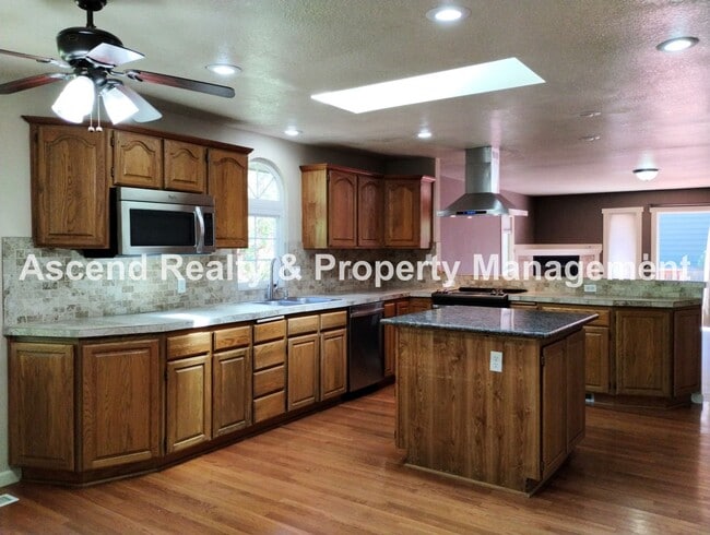 Building Photo - NEW PRICE REDUCTION One Level Open Floor P...