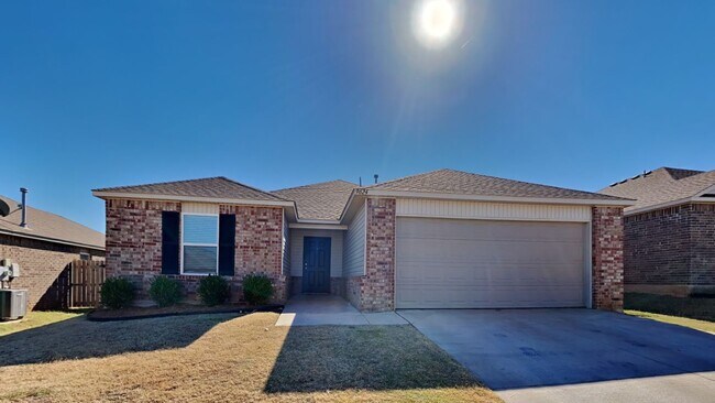 Building Photo - Very Nice 3 Bedroom House in Yukon Schools