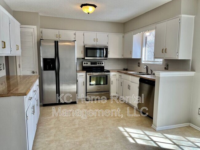 Foto del edificio - 2600 NW Castle Dr