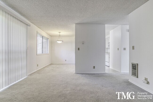 Photo - 1 Bed 1 Bath Condo w/ Garage in Gated Comm...