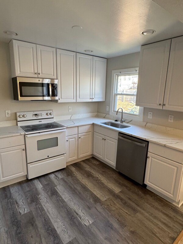 Foto del edificio - 9739 Bragg Ln