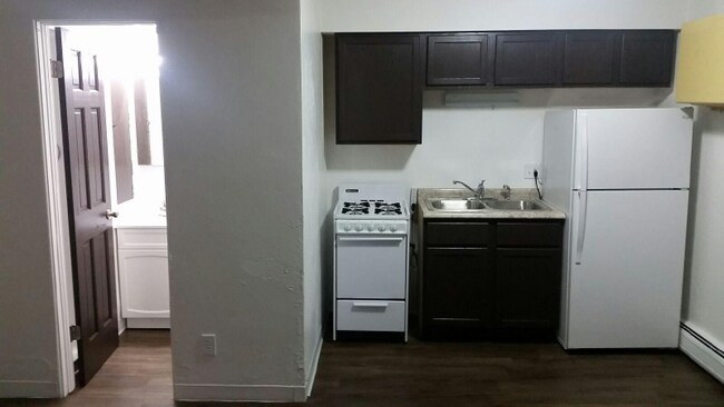 Building Photo - 135 8th St S