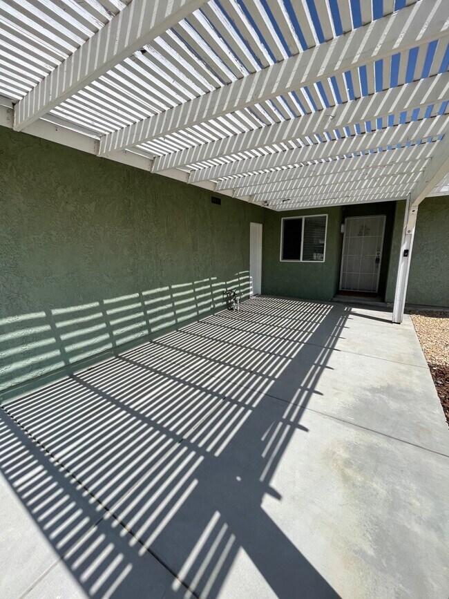 Foto del edificio - 6606 N Berkeley Cir