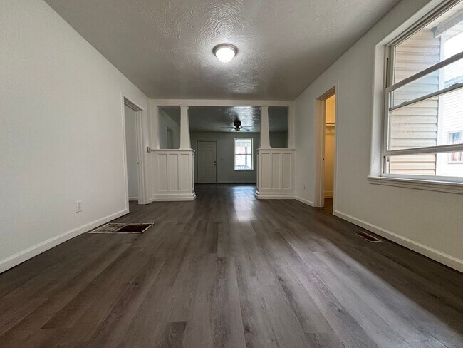 Building Photo - ** Available Now Large 3 Bedroom House on ...
