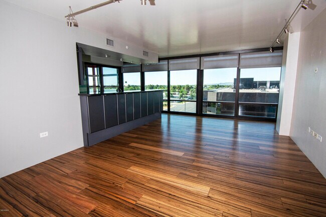 Foto del edificio - 4808 N 24th St