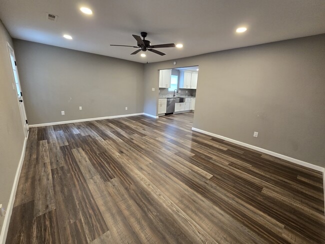 Building Photo - 2908 Vimy Ridge Ave