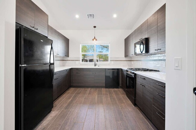 Building Photo - Brand new home in Garfield Historic District!