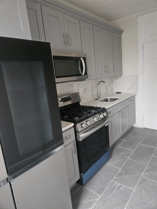 Foto del edificio - 399 Irving Ave