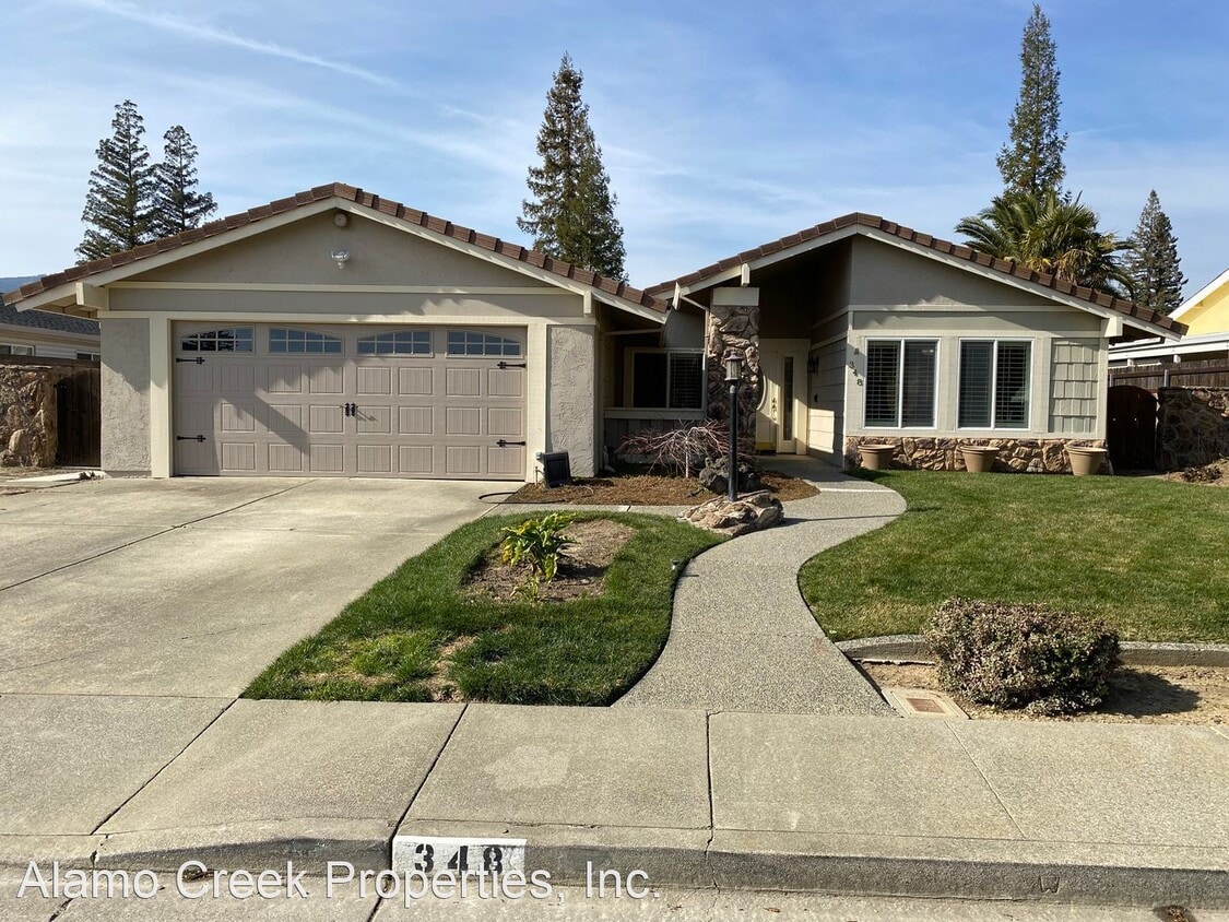 4 br, 2 bath House 348 N. Alamo Dr. House Rental in Vacaville, CA