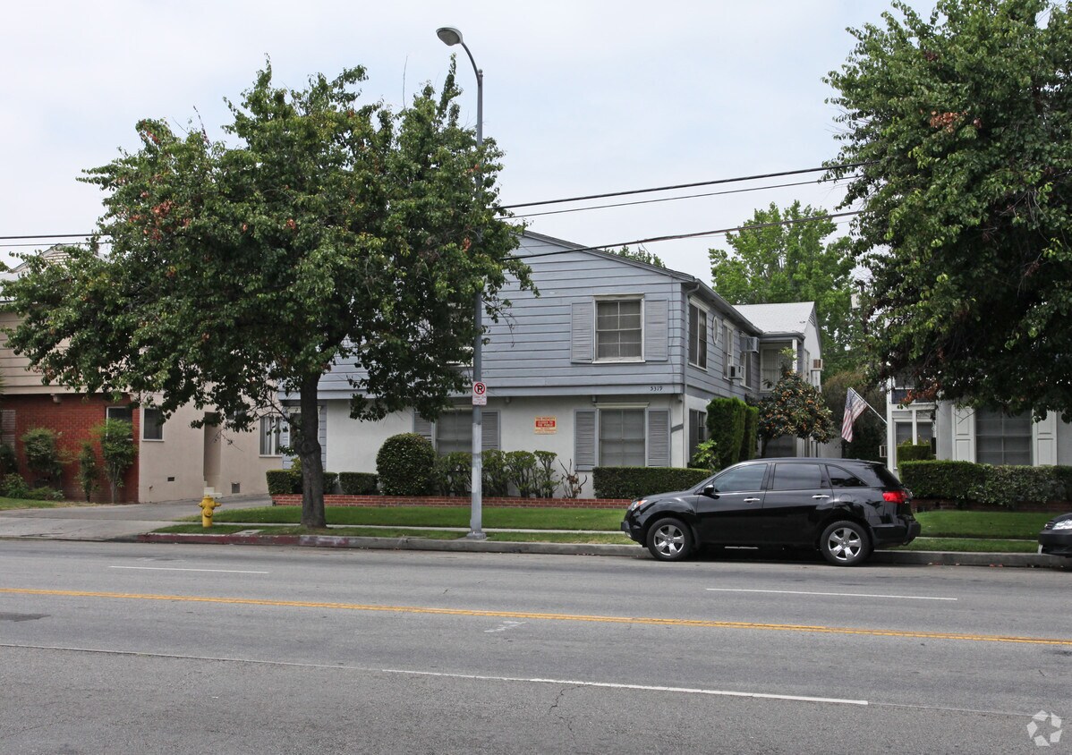 Primary Photo - 5319 Whitsett Ave
