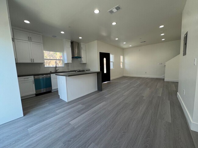 Foto del edificio - 7871 Glencoe Drive