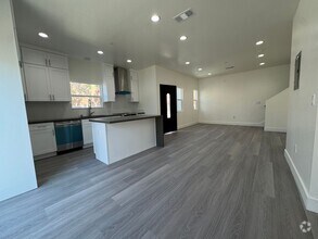 Building Photo - 7875 Glencoe Drive