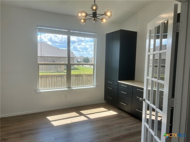 Building Photo - 1203 Kiskadee Branch Dr