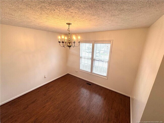 Foto del edificio - 1050 Roundabout Rd