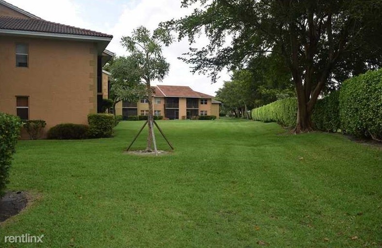Foto del edificio - 737 NW 104th Ave