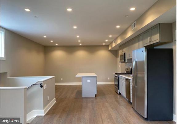 Building Photo - 1701 Trinidad Ave NE