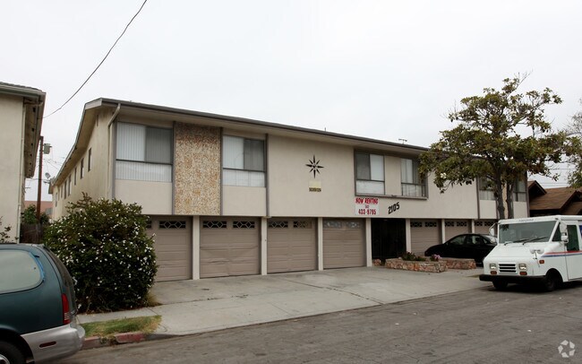 Primary Photo - 2105 E Florida St