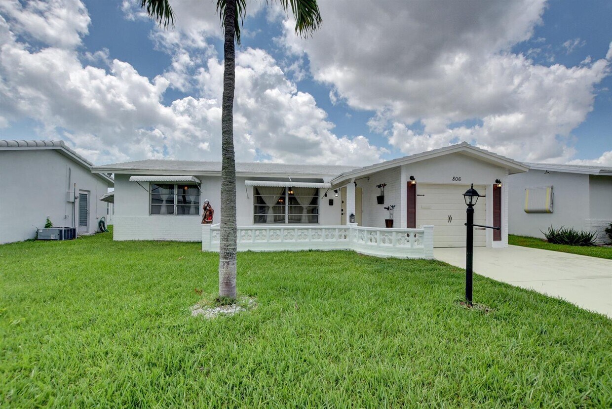 Foto del edificio - 806 SW 5th Ave