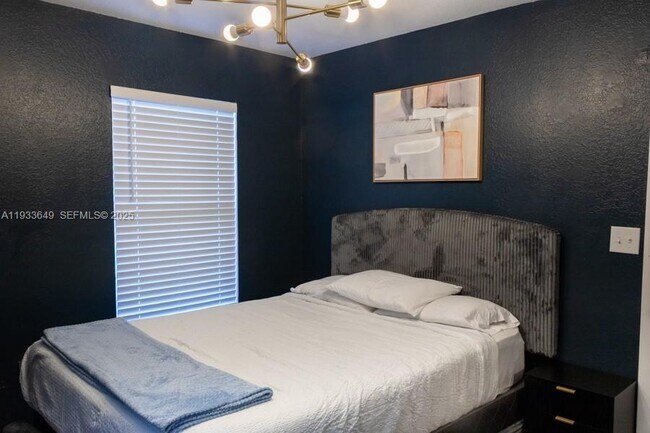 Foto del edificio - 765 NW 77th St