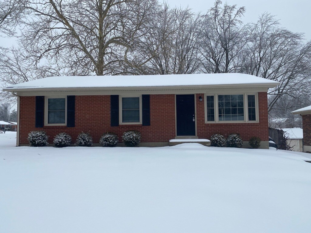 Primary Photo - 4058 Foxe Basin Rd