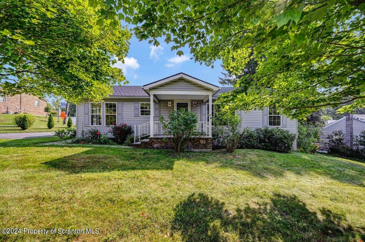 Foto principal - 304 S Abington Rd