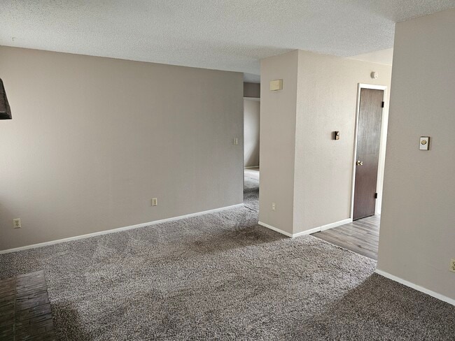 Building Photo - 64752 Yvonne Way