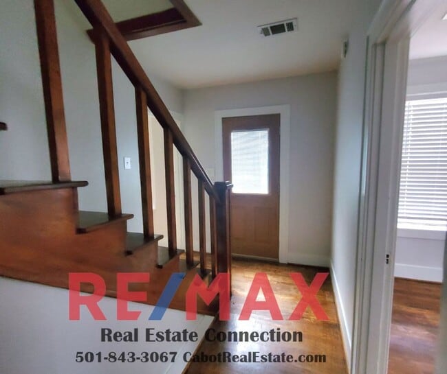 Foto del edificio - Sorry No Smoking and Pets Permitted with Restrictions