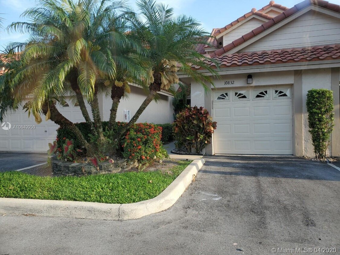 Primary Photo - 10832 Cypress Glen Dr