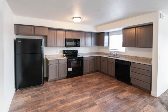 Building Photo - Lovely 2-Bed, 1-Bath Condos in the Distric...