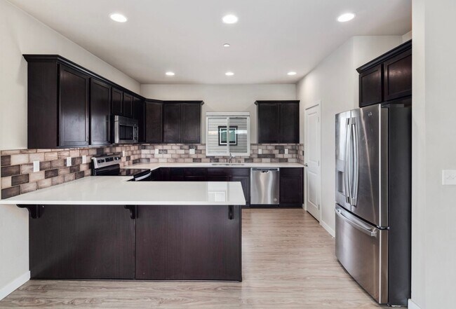 Foto del edificio - Rainier View Court Townhomes