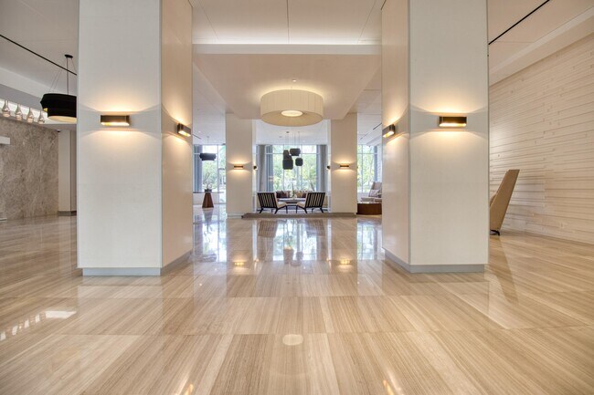Foto del edificio - 100 Bayview Dr