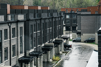 Building Photo - 258 Hespeler Rd