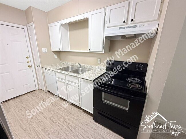 Foto del edificio - 782 Pinchback Rd