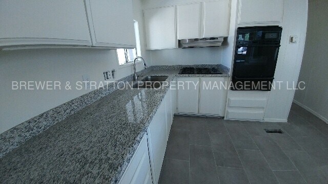 Building Photo - 2144 N Silverton St