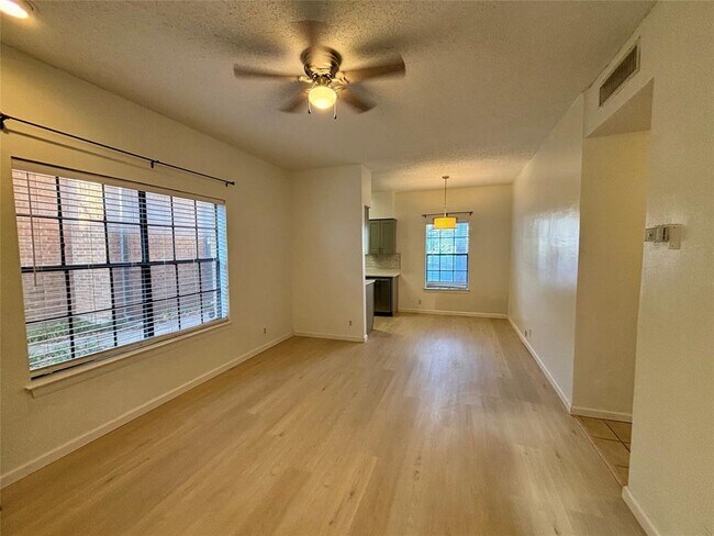 Foto del edificio - 203 E 31st St