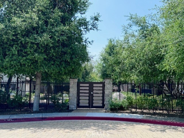 Building Photo - 1960 Canopy Ln