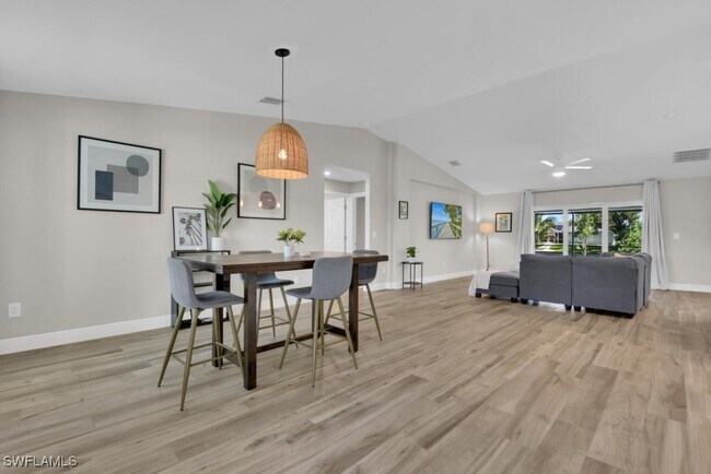 Foto del edificio - 2541 Diplomat Pkwy W