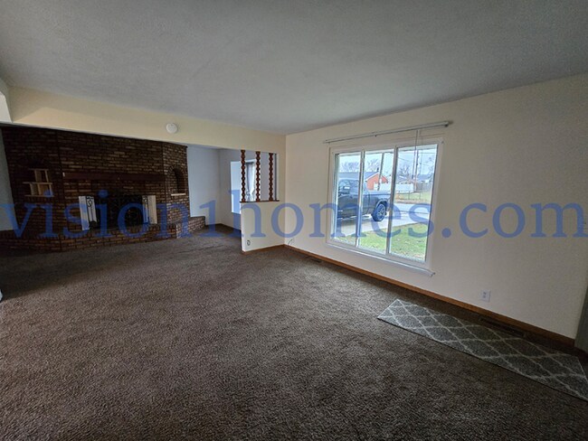 Foto del edificio - 433 Lewis Blvd