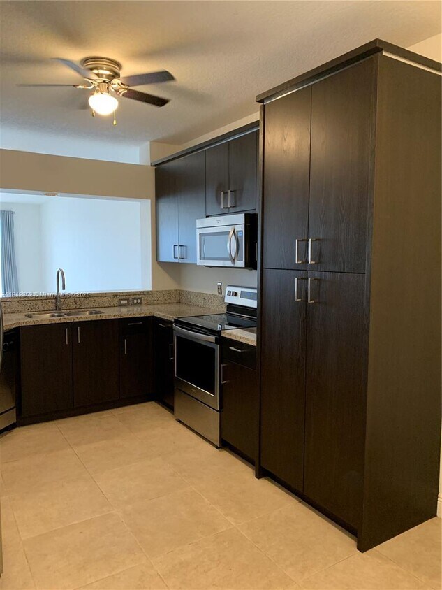 Foto principal - 10730 NW 66th St