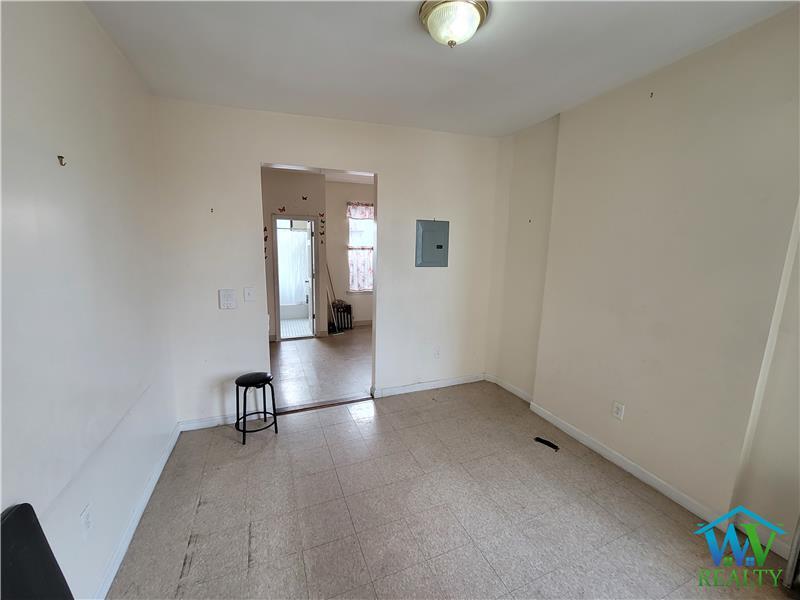 Primary Photo - 298 E 150th St